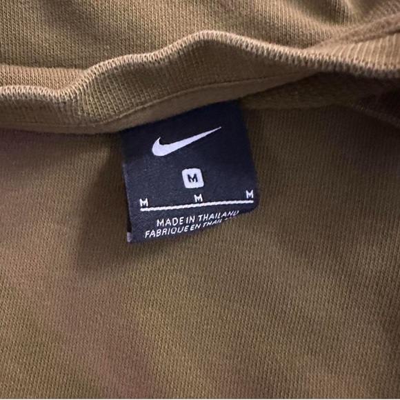 Women’s Nike Swoosh Crewneck Sweatshirt in Olive Green size Medium - Picture 6 of 6